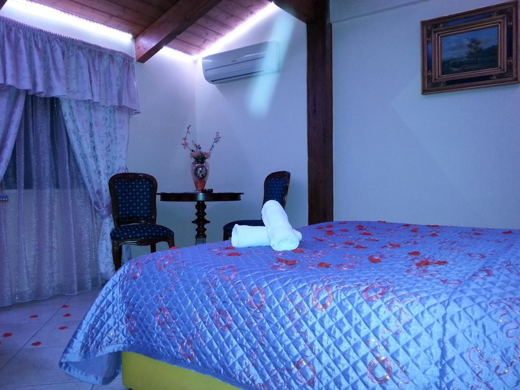 Hotel Happy Days Licola Exterior photo